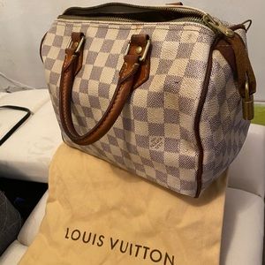 Louis Vuitton speedy bag
